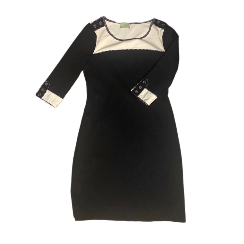 Review Australia, Classic black dress
